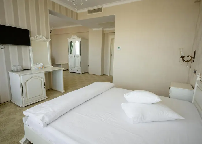 Hera Boutique ホテル 4*