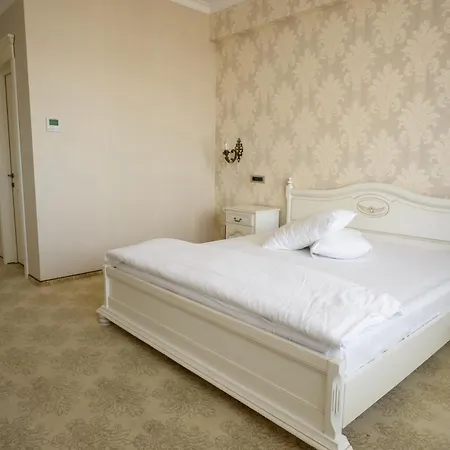 Hera Boutique Hotel 4*